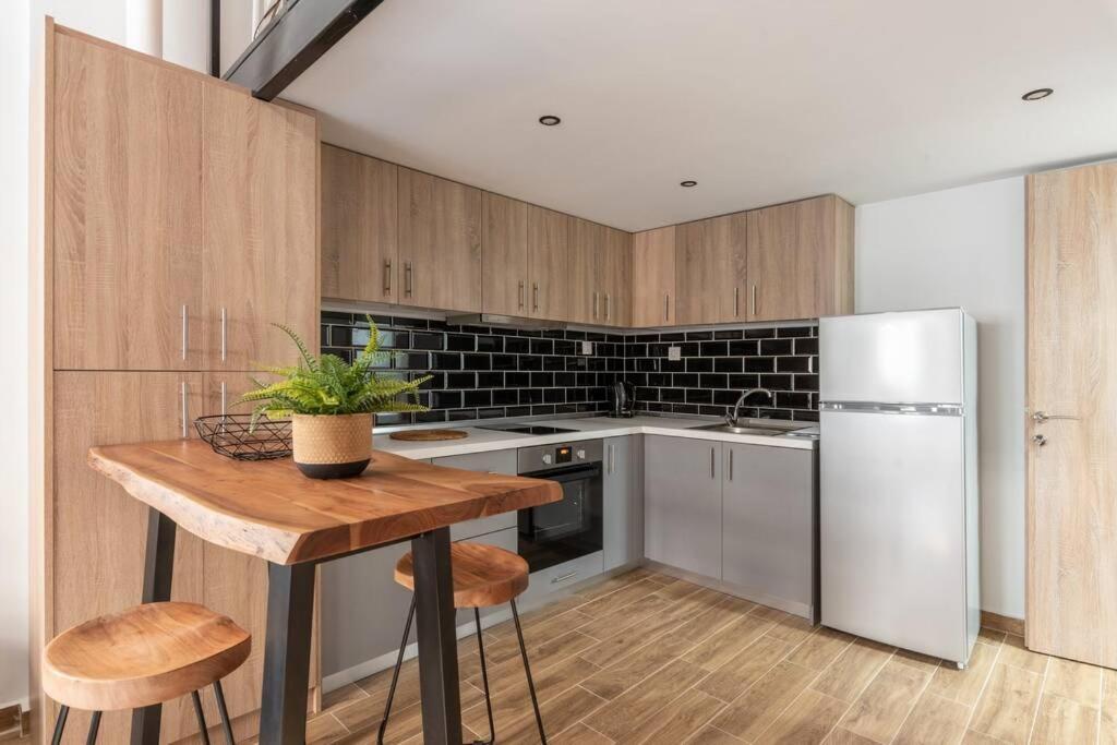 テッサロニキIndustrial Loft Near Seaside W 200Mbpsアパートメント エクステリア 写真