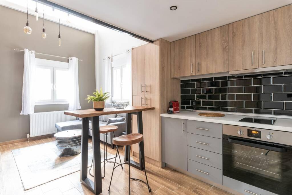 テッサロニキIndustrial Loft Near Seaside W 200Mbpsアパートメント エクステリア 写真