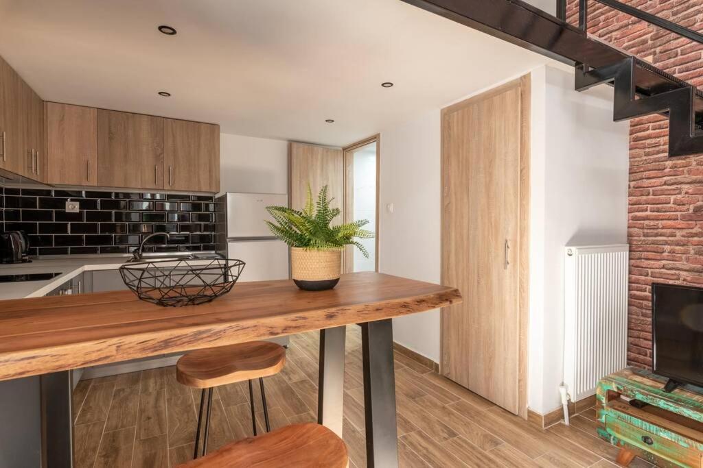 テッサロニキIndustrial Loft Near Seaside W 200Mbpsアパートメント エクステリア 写真