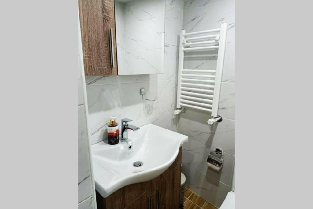 テッサロニキIndustrial Loft Near Seaside W 200Mbpsアパートメント エクステリア 写真